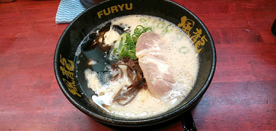 黒マー油とんこつラーメン