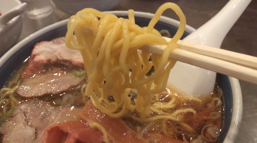 ストレートの細麺