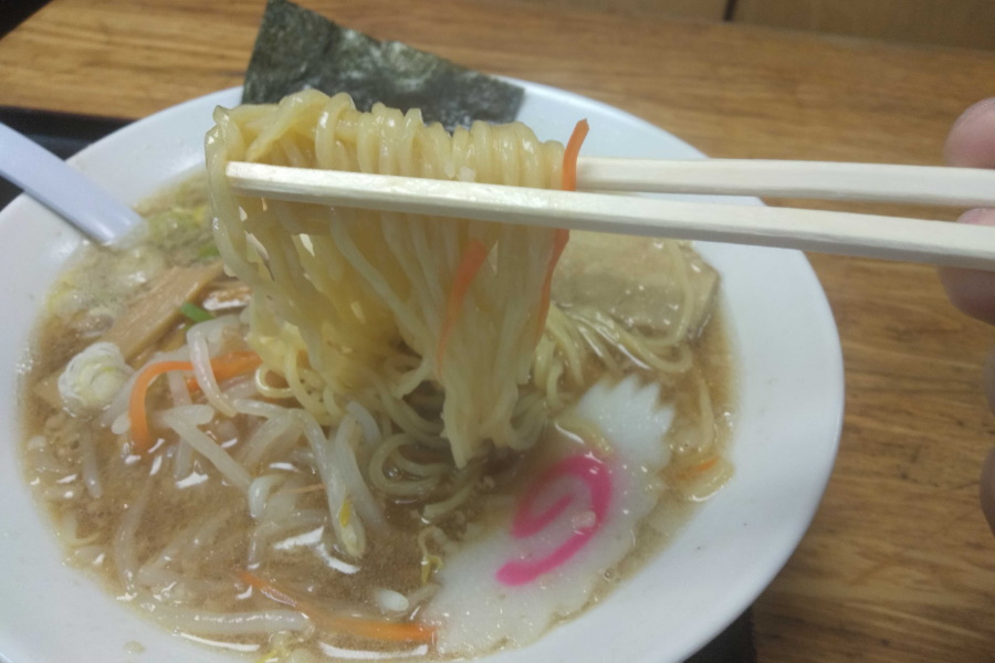 たれ蔵ラーメンの麺