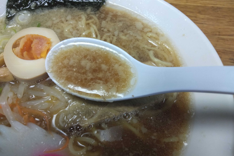 たれ蔵ラーメンの背油