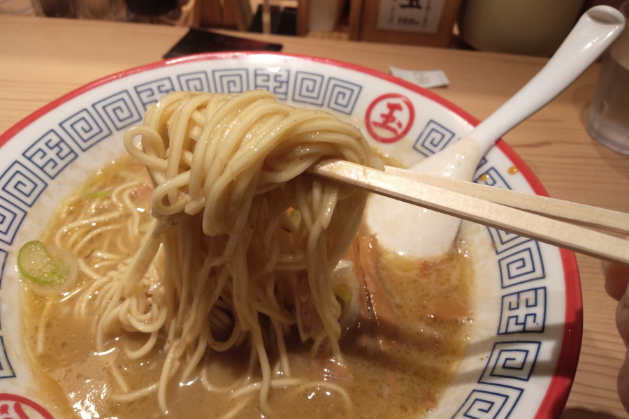 とろりそばの麺