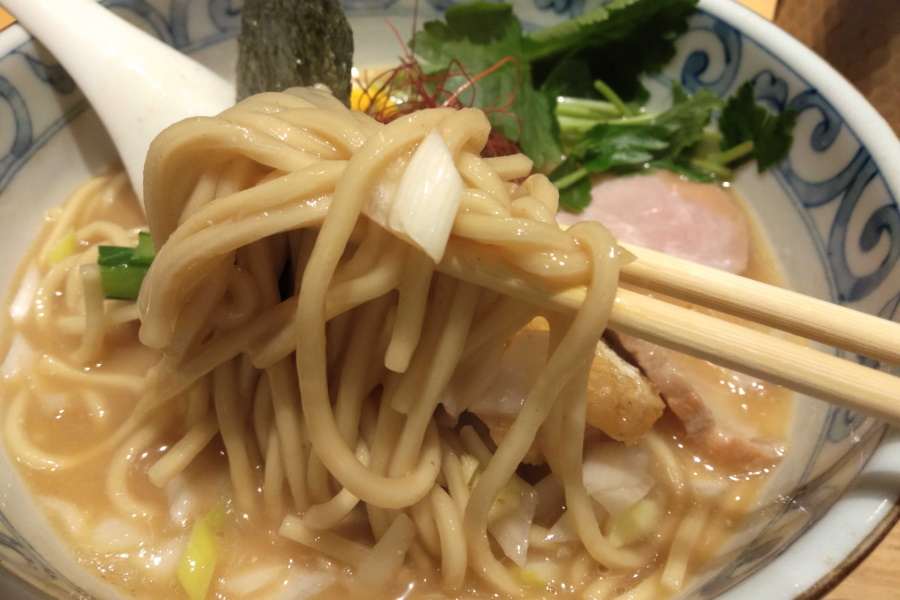 酒粕濃厚そばの麺