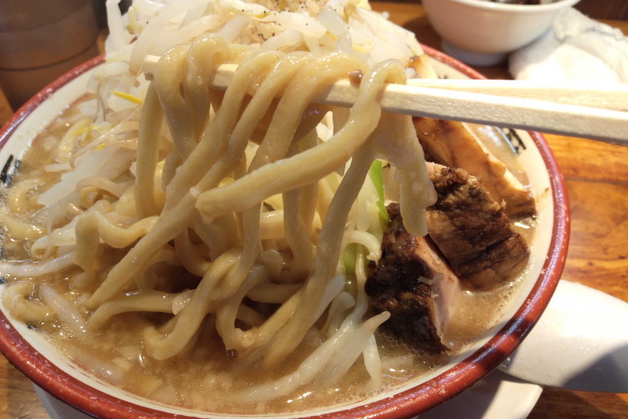 ラーメンの麺