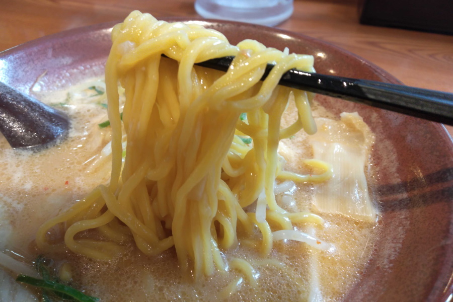 ラーメンの麺