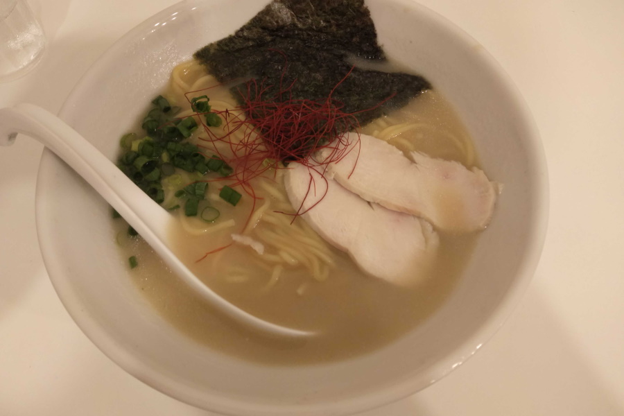 鶏白湯ラーメン