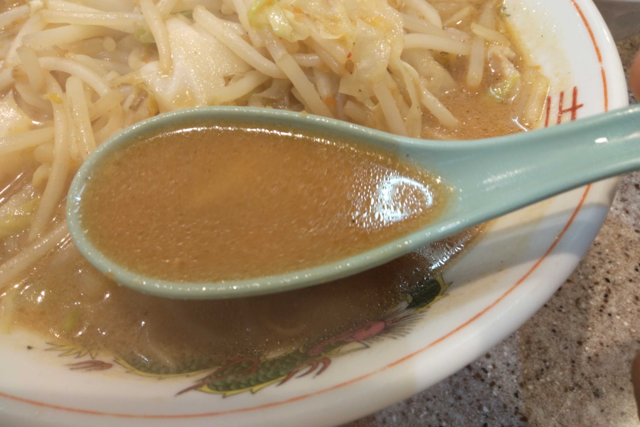 みそラーメンのスープ
