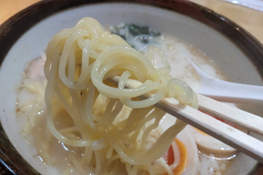 ラーメンの麺