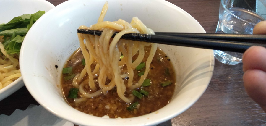 つけ汁につけ麺をイン