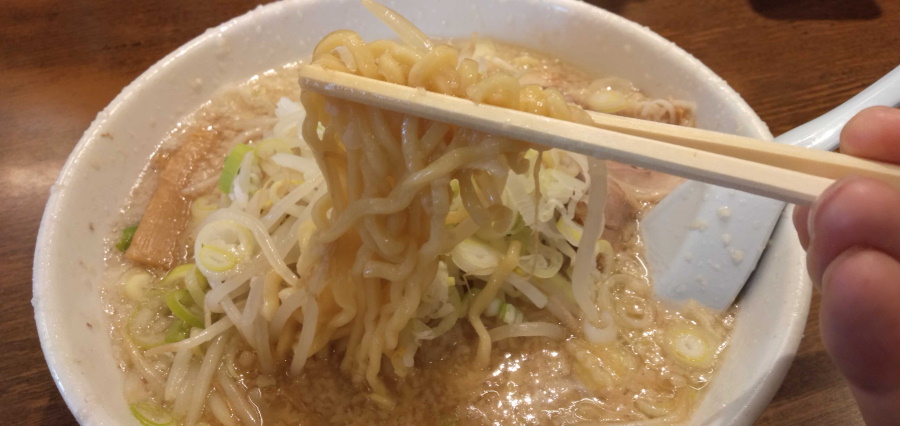 中太ちぢれ麺