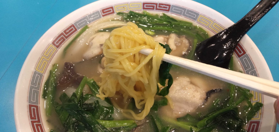 元祖牡蠣らーめんの麺