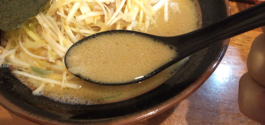 とんこつ醤油ネギラーメンのスープ