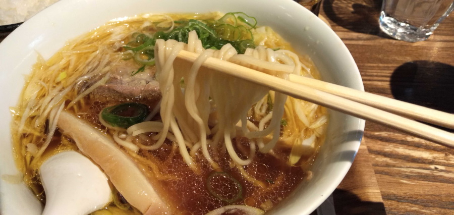 ストレートの細麺