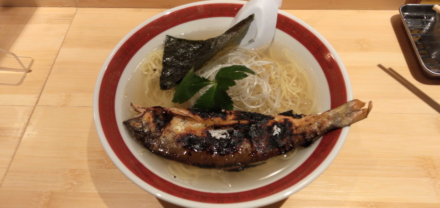 鮎マルゴトラーメン