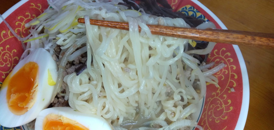 麺は少し柔らかい