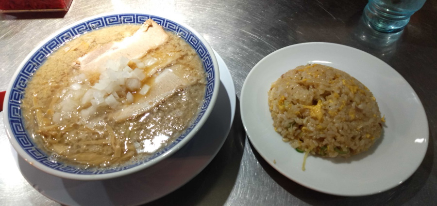 背脂中華＋半炒飯セット