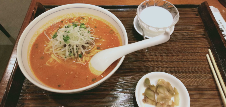 担々麺のランチセット