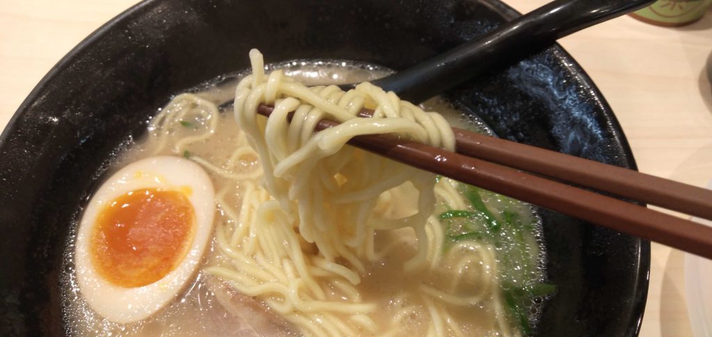 博多とんこつラーメンの麺