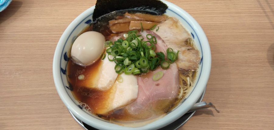 特製醤油ラーメン